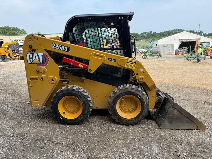 2023-caterpillar-226d-image-5