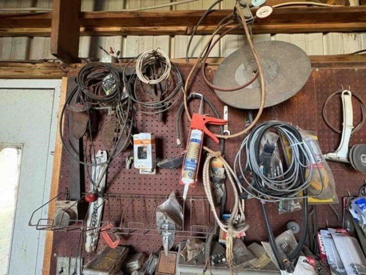 contents-of-northwest-wall-image-2