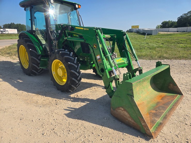 2024-john-deere-5075e-image-18