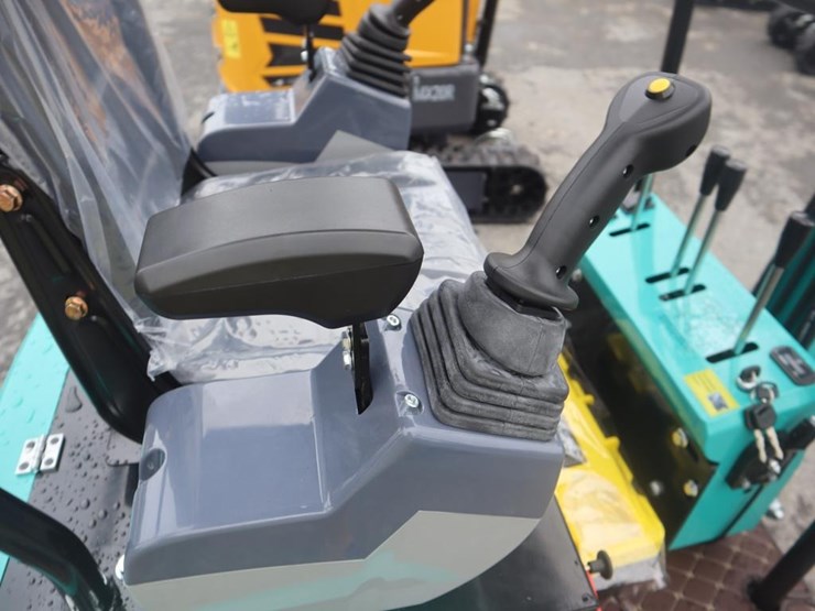 cfg-kt13r-mini-excavator-image-12