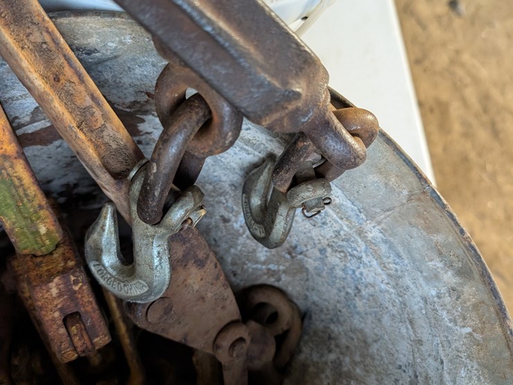 (2)-buckets-of-chain-binders.-#223-image-2