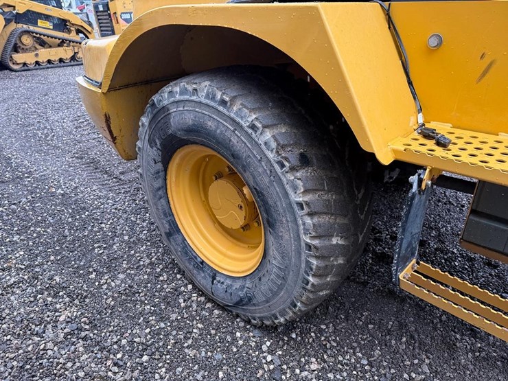 deere-324k-image-13