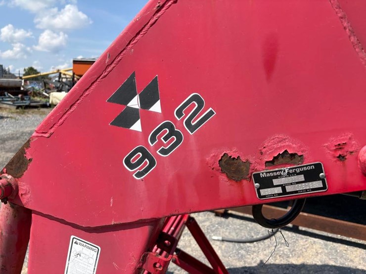 massey-ferguson-loader-image-7