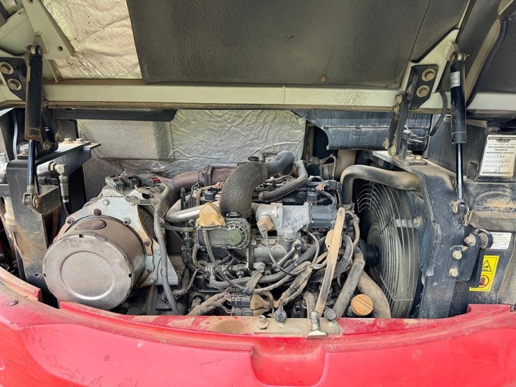 2016-takeuchi-tb260-image-25