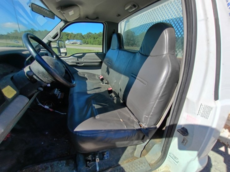 2002-ford-f450-image-26