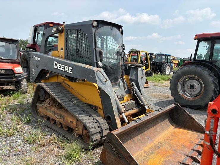 deere-328e-image-1