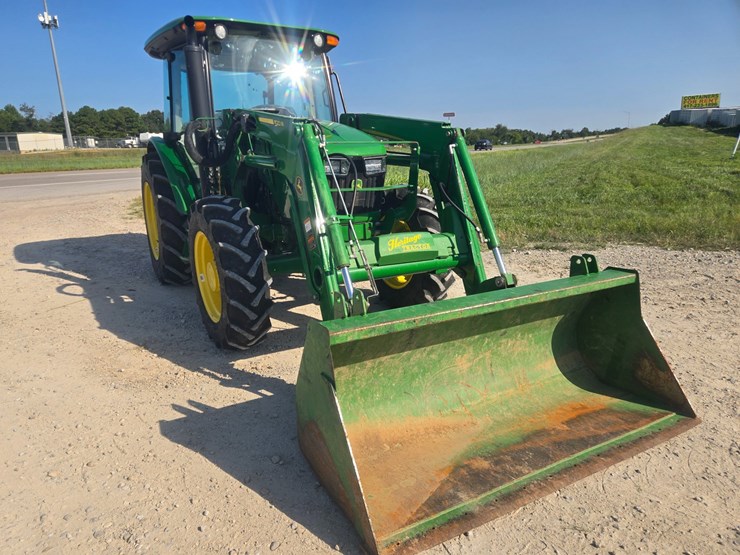 2024-john-deere-5075e-image-19