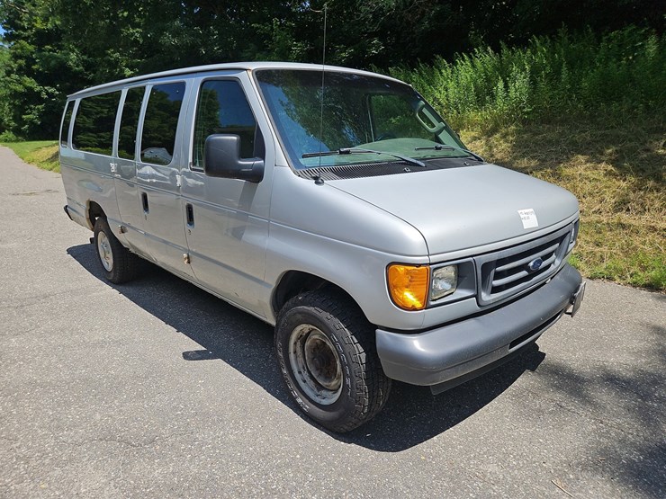 2007-ford-e350-image-3