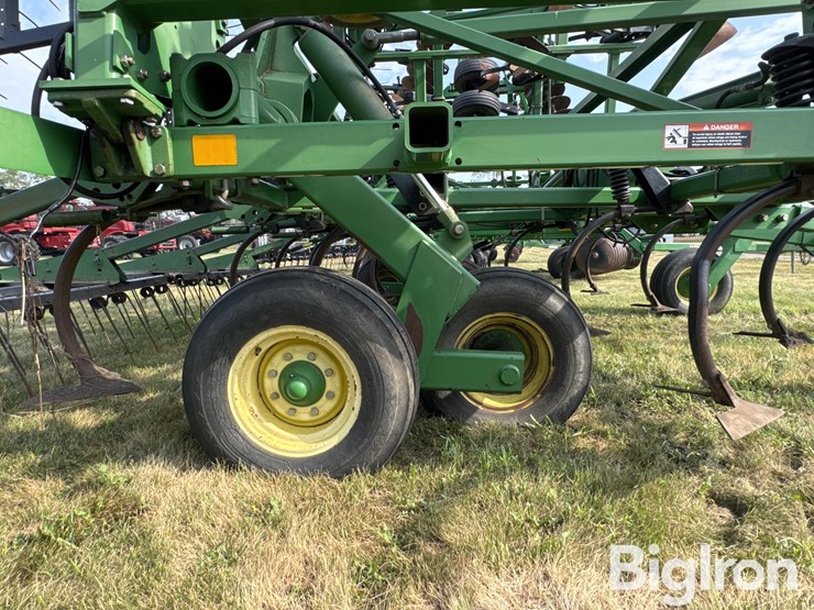 john-deere-1810-image-16