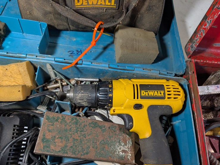 milwaukee-sawzall-and-dewalt-cordless-drill.-#231-image-7