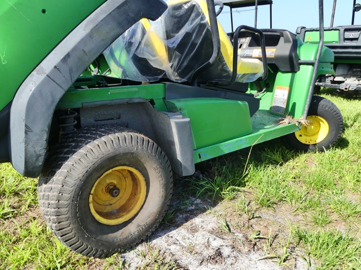 john-deere-gator-image-6