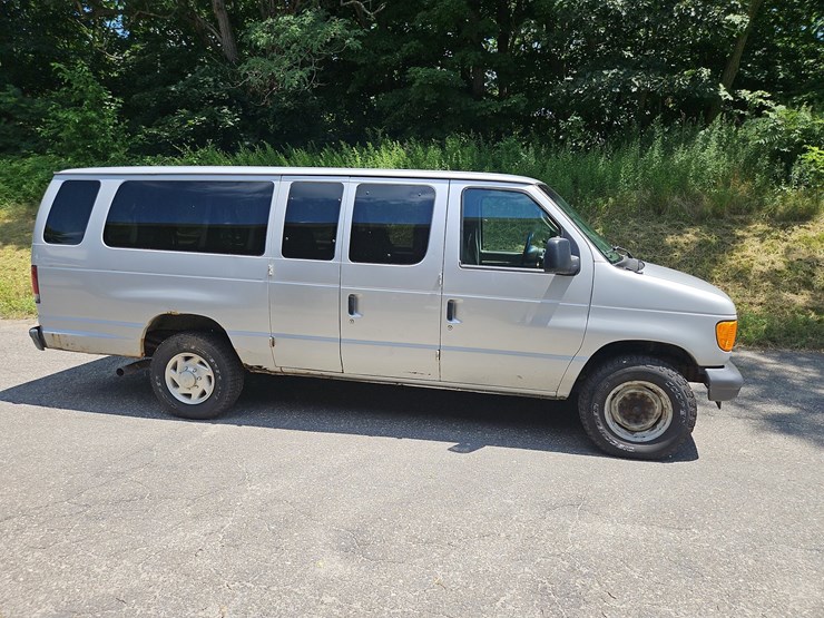 2007-ford-e350-image-4