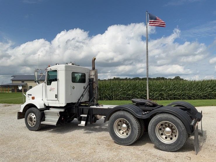 2008-kenworth-t800-image-3