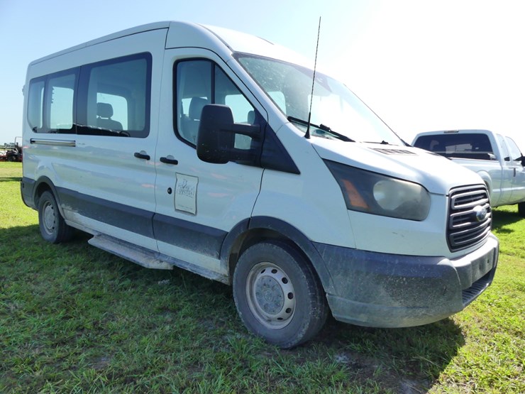 2017-ford-transit-image-2