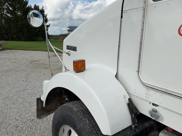 2008-kenworth-t800-image-19