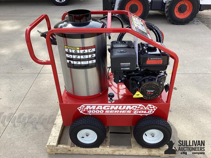 2026-magnum-4000-series-hot-water-pressure-washer-image-4