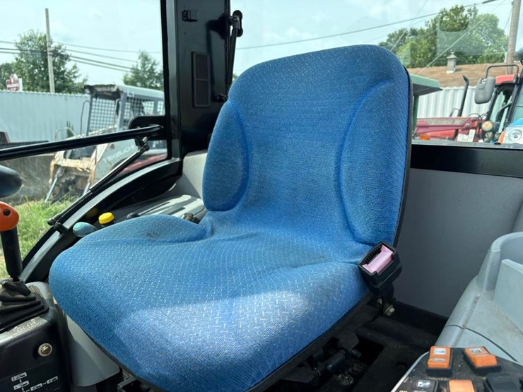 new-holland-boomer-3040-image-23