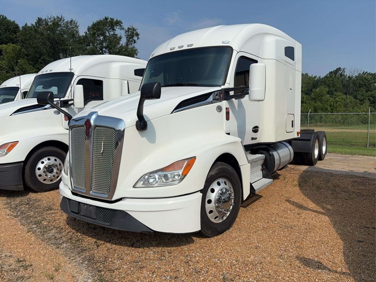 2022-kenworth-t680-image-1