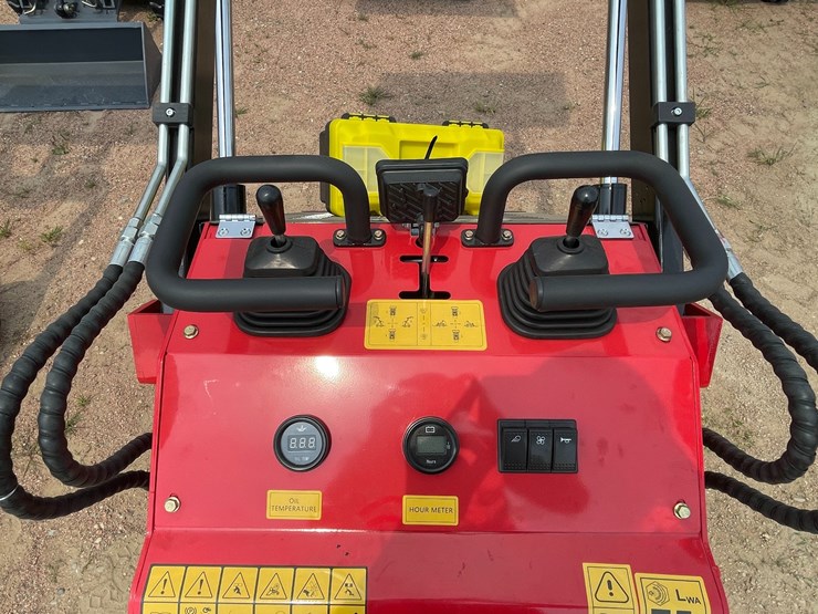 #5595-•-mms-sl-323tz-mini-skid-steer-loader-(mosinee,-wi)-image-23