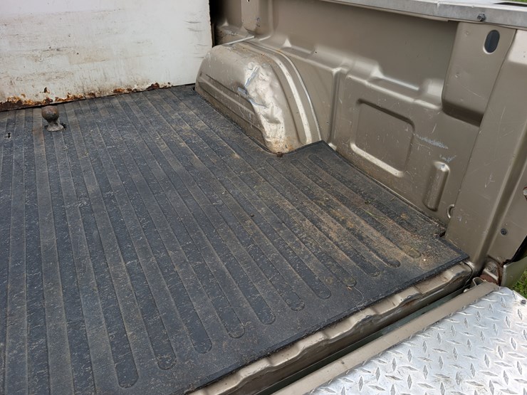 2004-gmc-3500-image-57