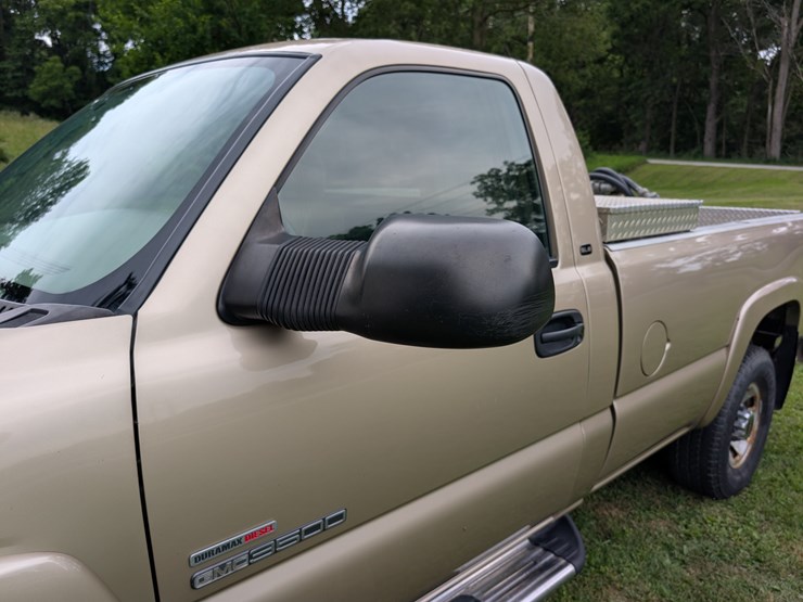 2004-gmc-3500-image-16
