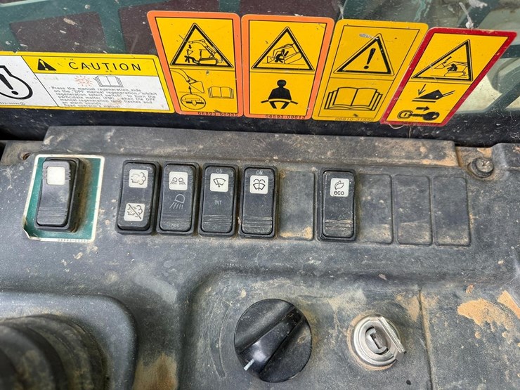 2018-takeuchi-tl12r2-image-24