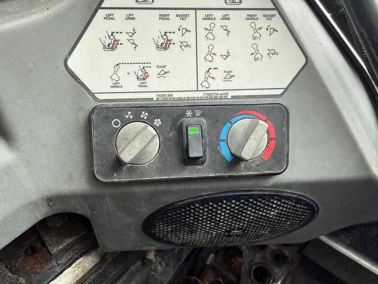 2014-bobcat-t590-image-26