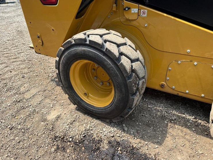 caterpillar-262d3-image-13