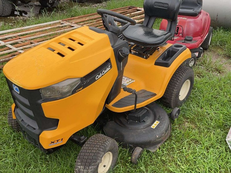 cub-cadet-lt46-lawn-mower-(untested)-image-1
