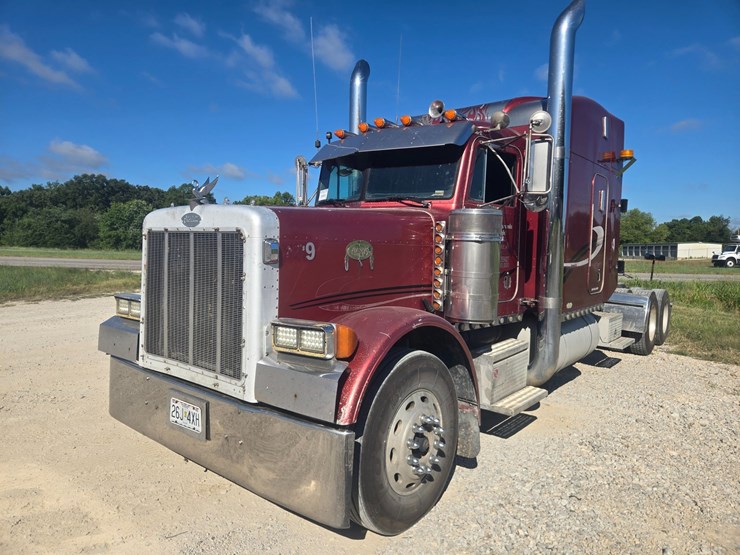 1995-peterbilt-379-image-1