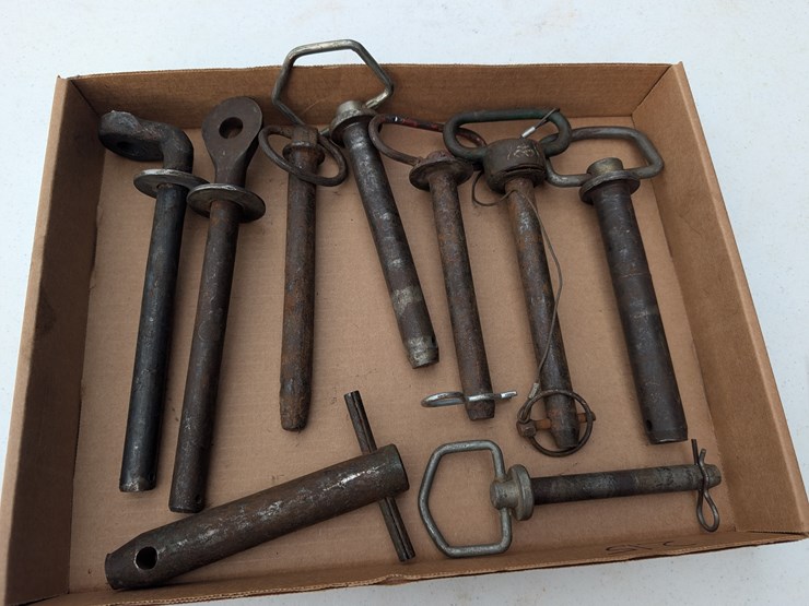 assortment-of-hitch-pins.-#215-image-1