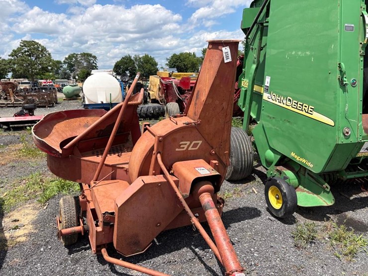new-holland-30-image-3
