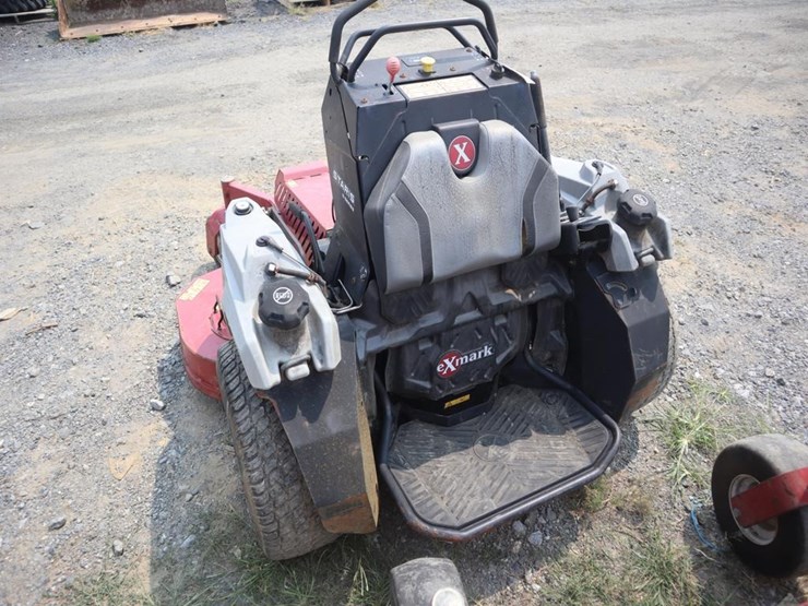 exmark-staris-61in-stand-on-mower-image-7