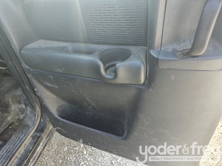 2002-gmc-sierra-3500-image-38