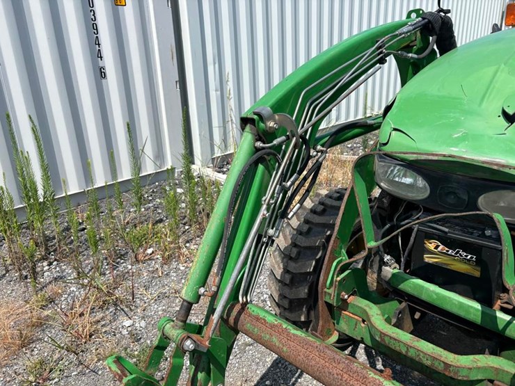 2015-john-deere-4105-image-6