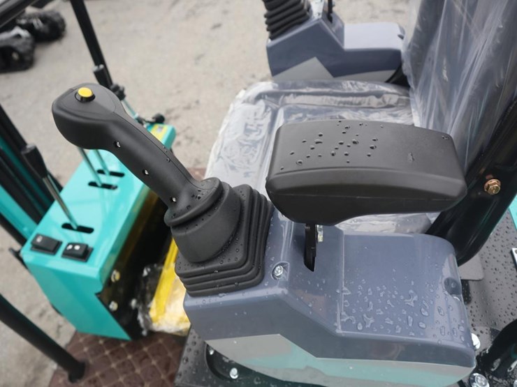 cfg-kt13r-mini-excavator-image-13