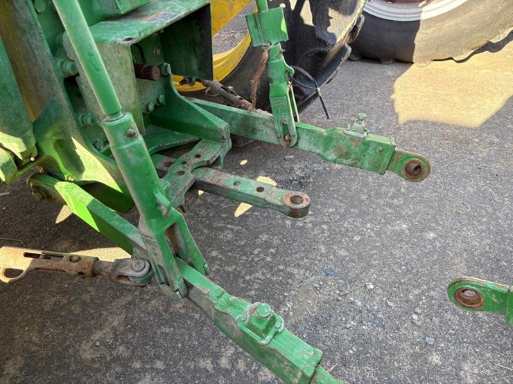 2020-john-deere-6105e-image-8