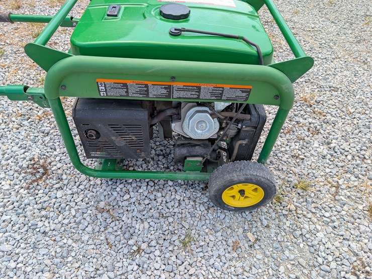 2013-john-deere-8-image-5