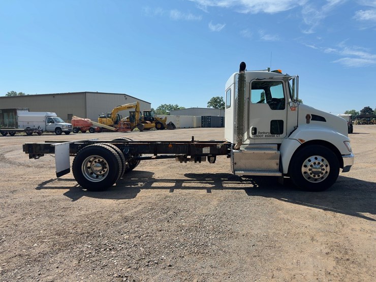 2013-kenworth-t370-image-6