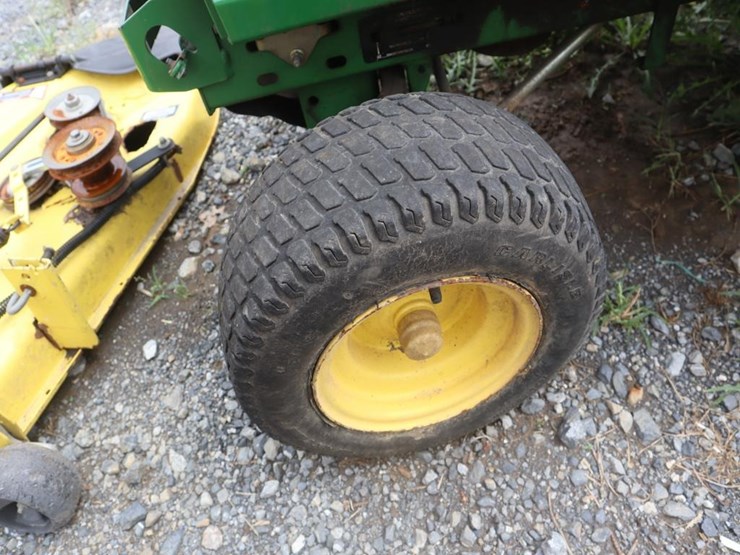 john-deere-18hp-riding-mower-image-11