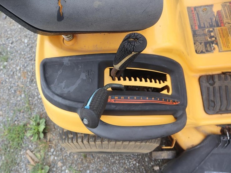 cub-cadet-lx1040-riding-mower-image-16