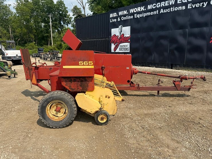 new-holland-565-image-5