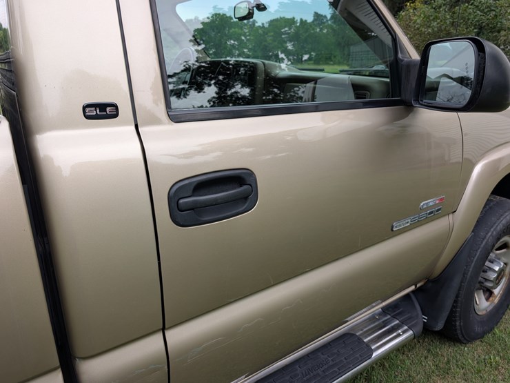 2004-gmc-3500-image-79