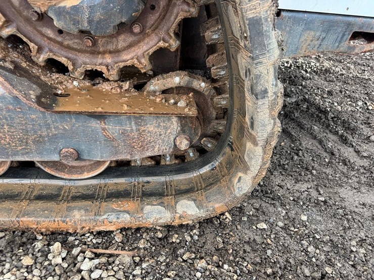 2020-bobcat-t770-image-16