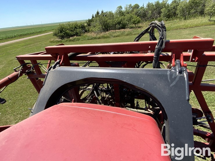 2011-case-ih-patriot-4420-image-18