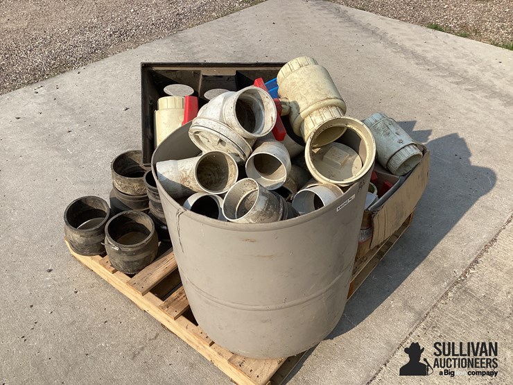 misc-pallet-of-plumbing-supplies-image-1