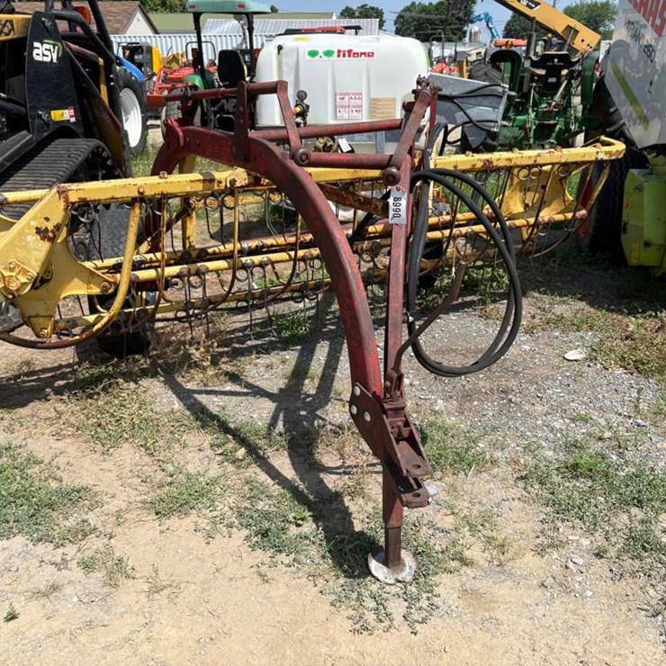 NEW HOLLAND 256