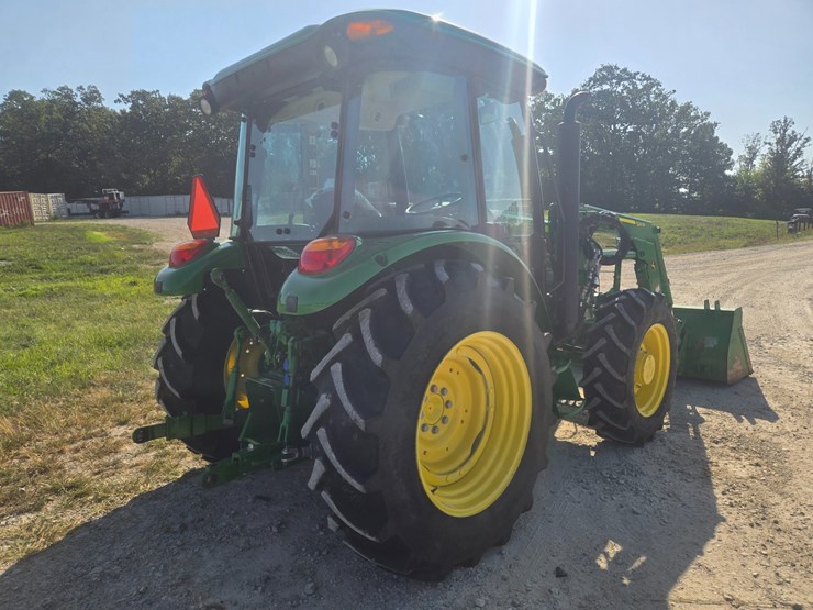 2024-john-deere-5075e-image-13