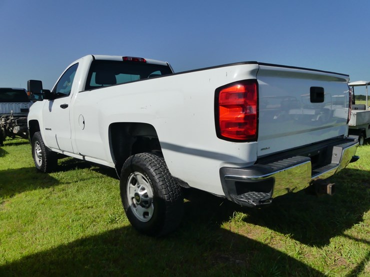 2017-chevrolet-2500hd-image-4