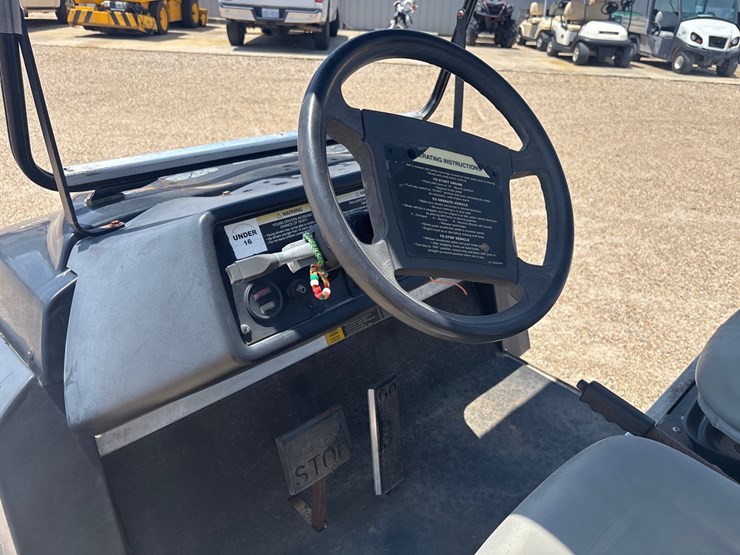 club-car-carryall-272-image-6